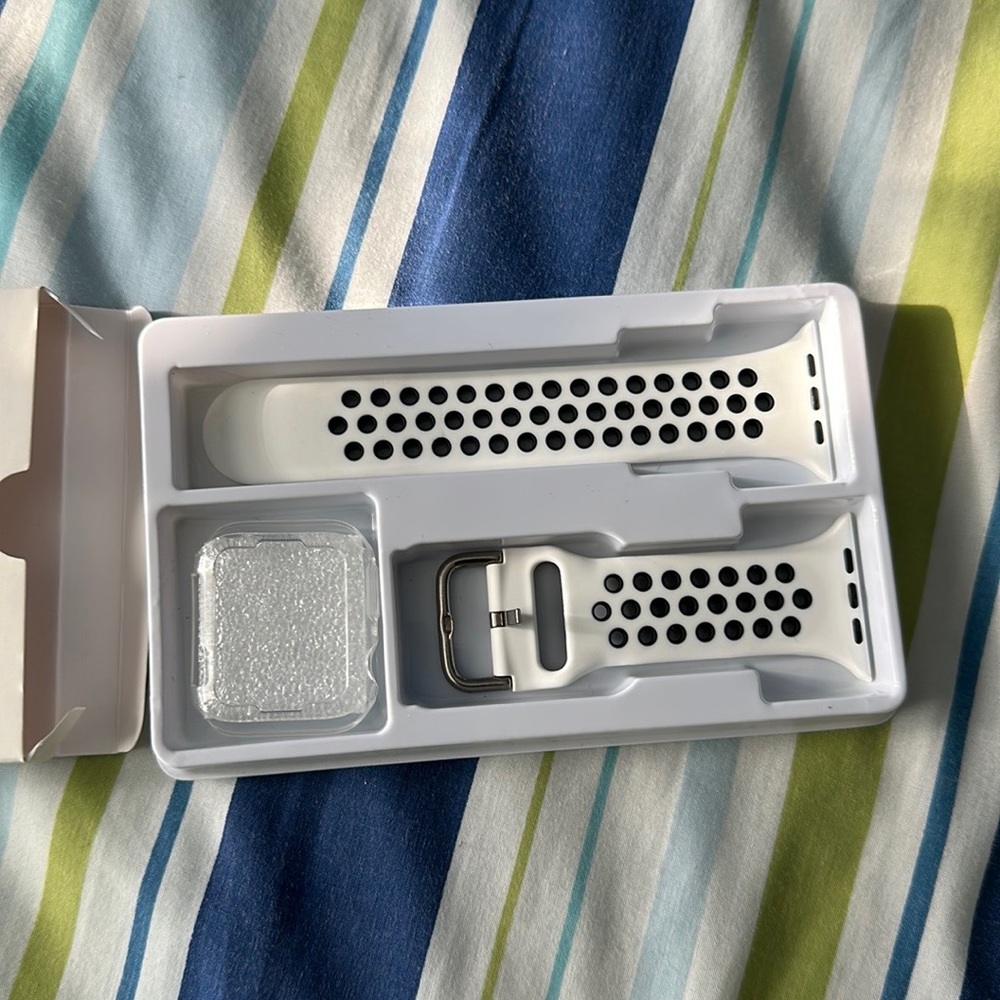 Apple Black and white sports band